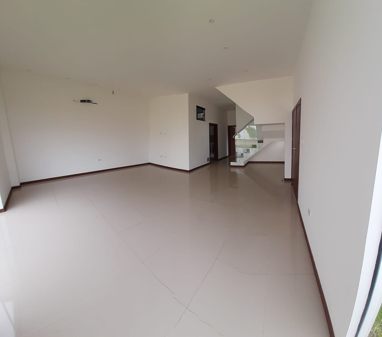 Casa en VentaZona norte 8vo anillo Foto 3