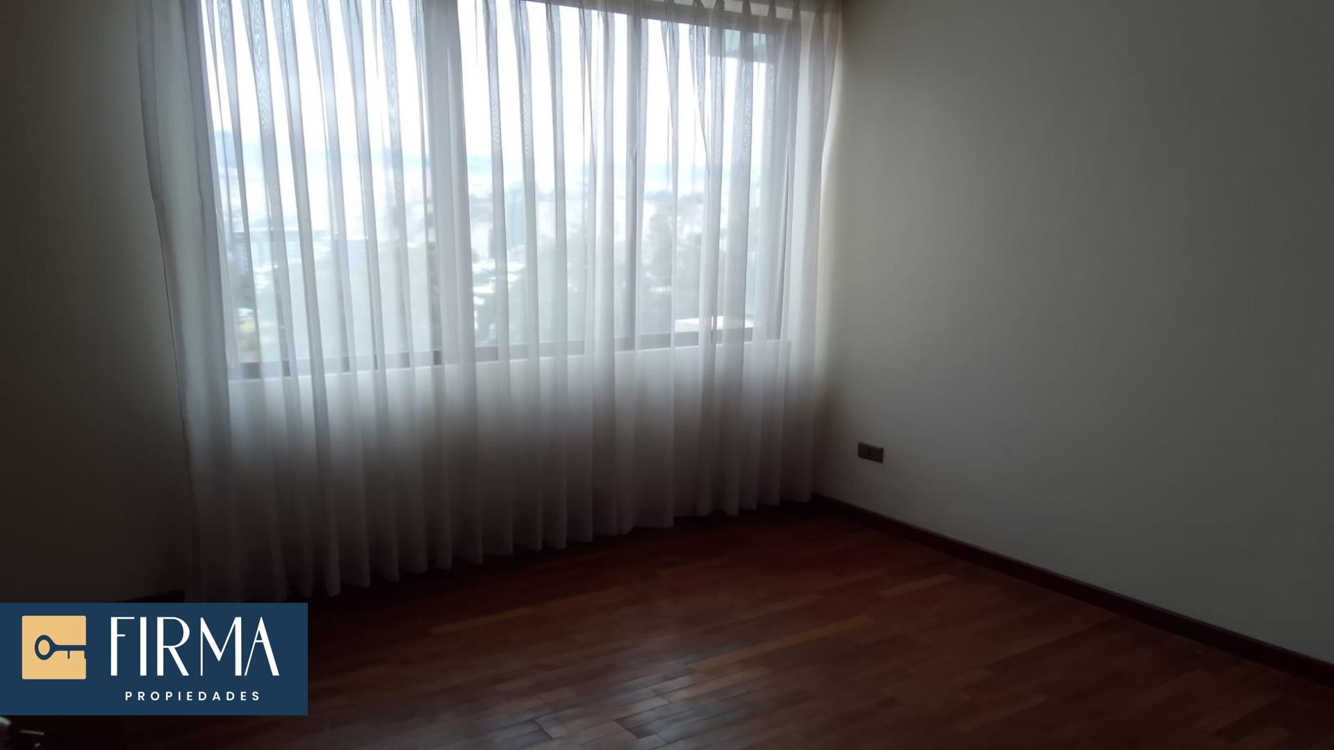 Departamento en Los Pinos en La Paz 3 dormitorios 4 baños 1 parqueos Foto 10