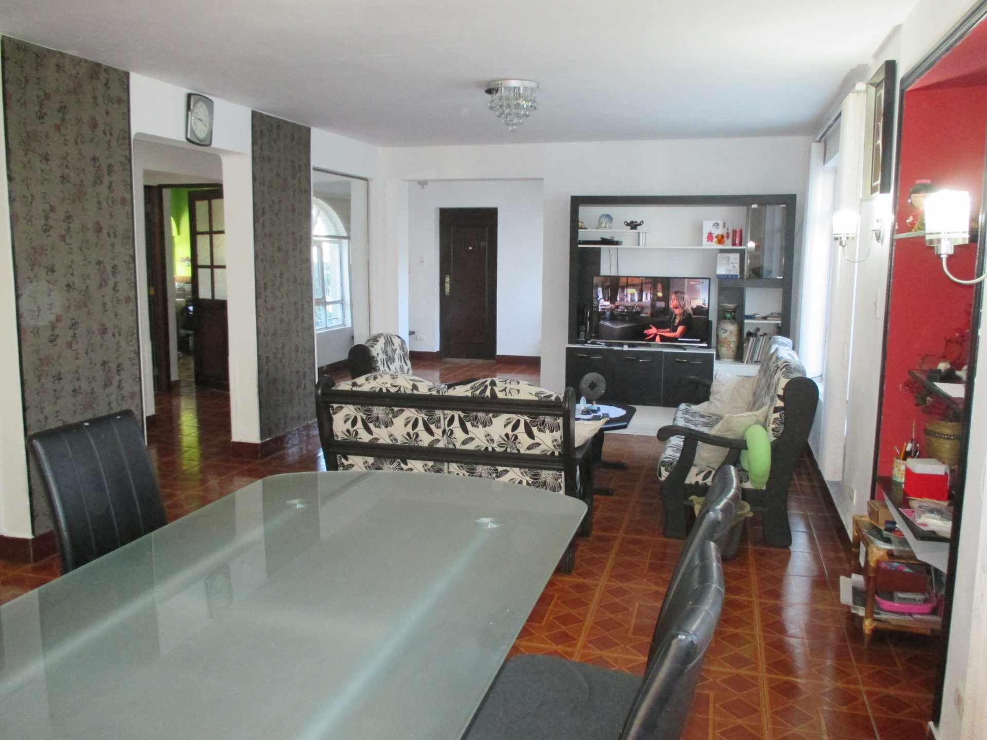 Casa en Aranjuez en Cochabamba 4 dormitorios 4 baños 3 parqueos Foto 5