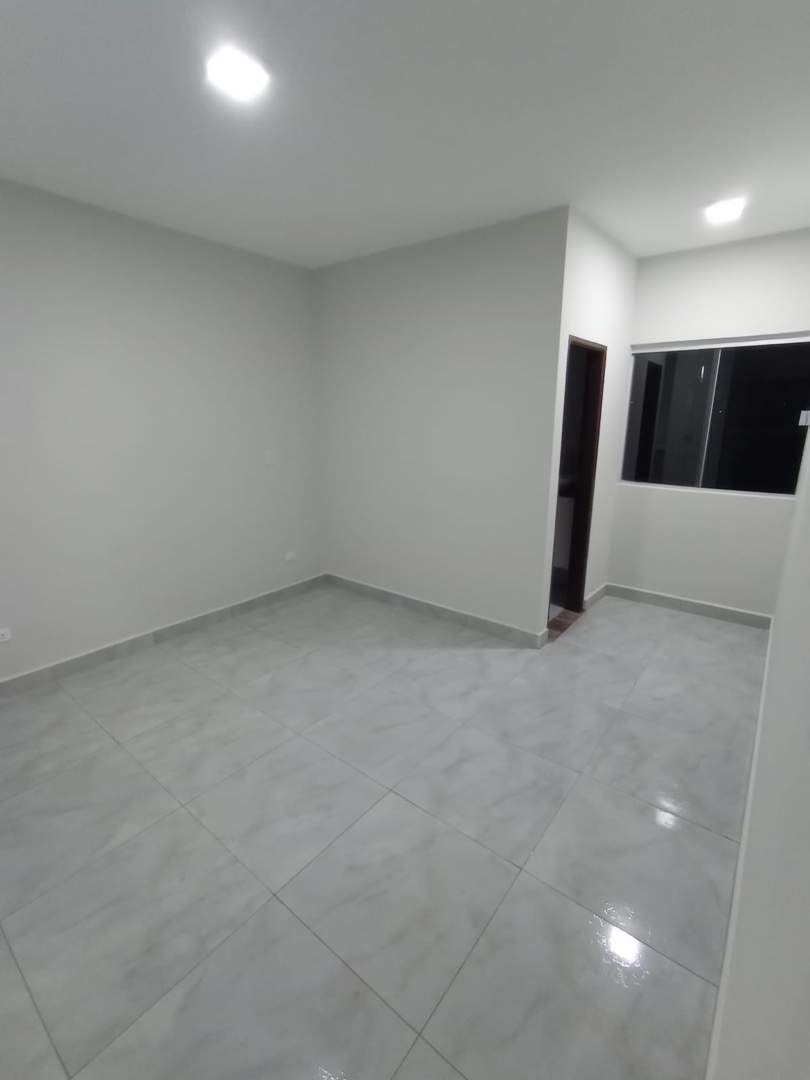 Casa en Entre 7mo y 8vo anillo Norte en Santa Cruz de la Sierra 3 dormitorios 2 baños 2 parqueos Foto 3