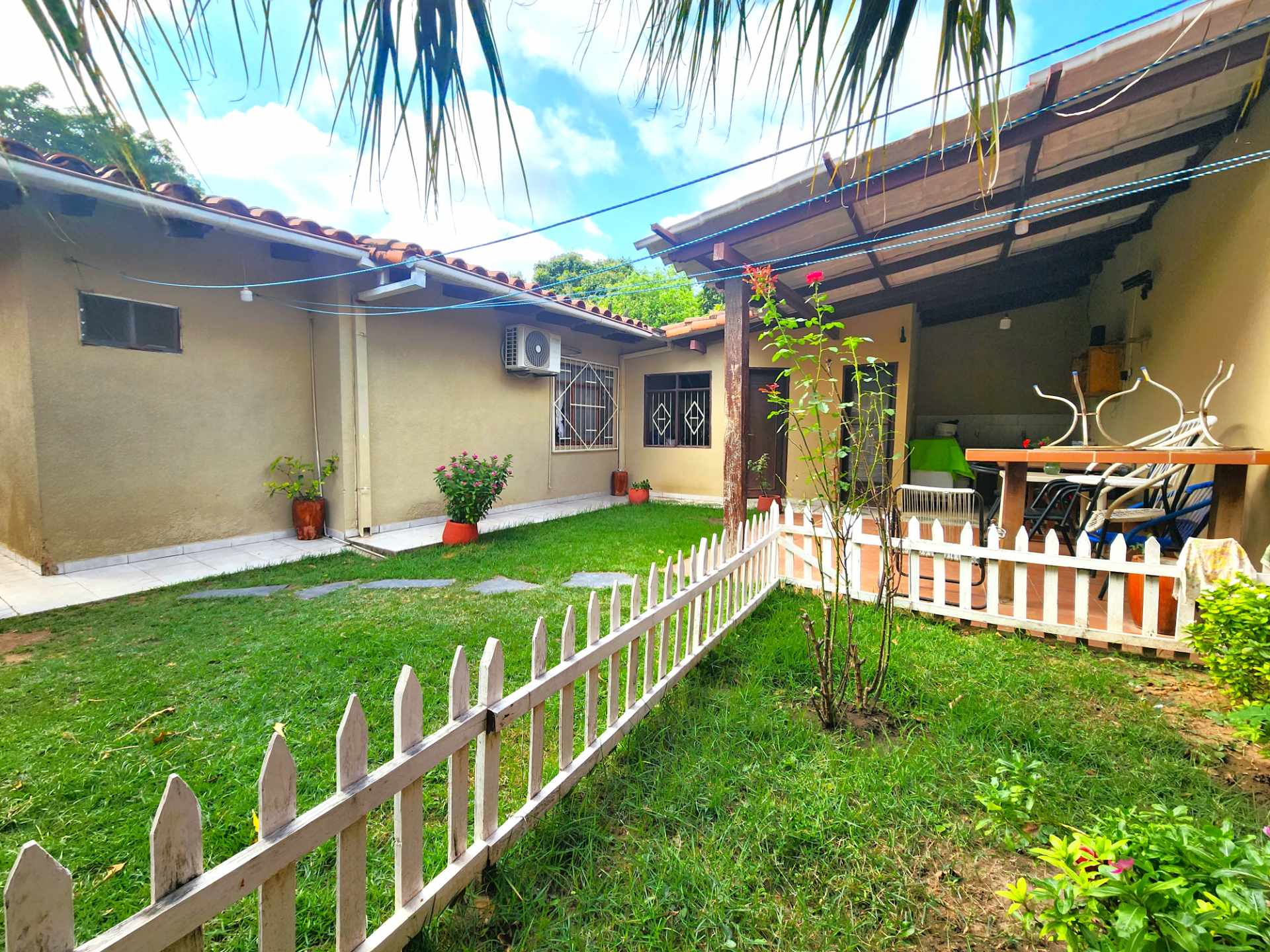 Casa en Villa 1ero de Mayo en Santa Cruz de la Sierra 3 dormitorios 3 baños 3 parqueos Foto 9