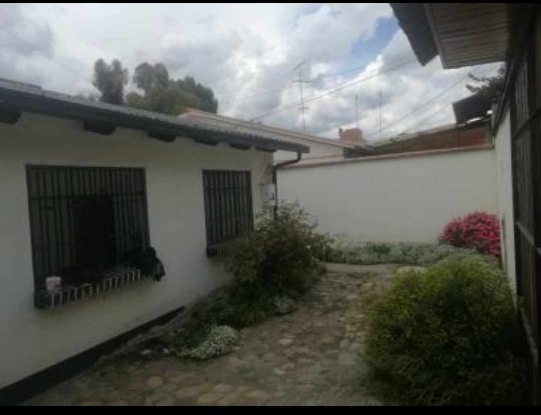 Casa Av. Jose Zagoneta/ El Alto Foto 10