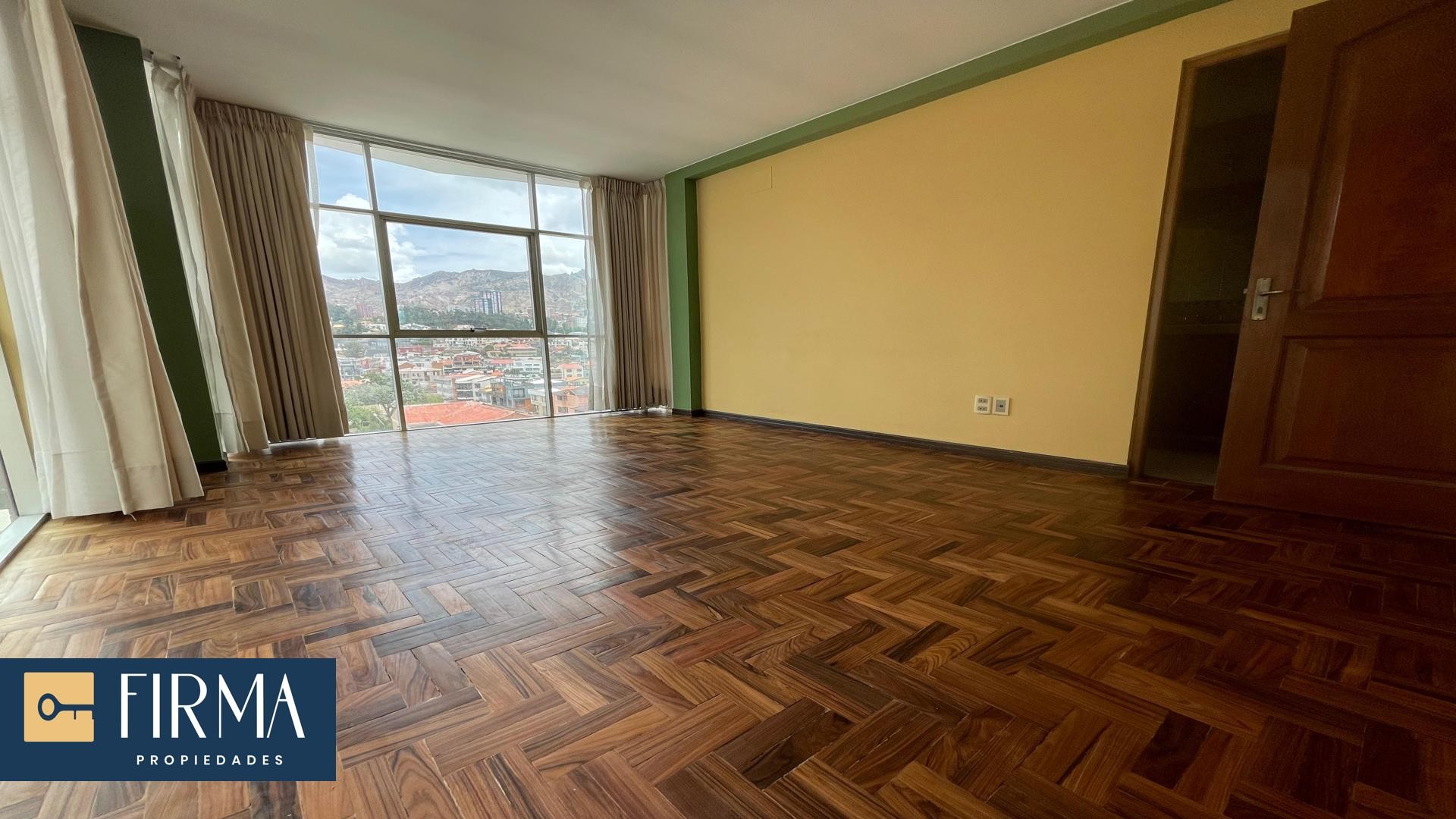 Departamento en VentaDEPARTAMENTO DUPLEX EN VENTA EN ACHUMANI BAJO CALLE 11 CON TERRAZA PRIVADA 3 dormitorios 4 baños 1 parqueos Foto 13