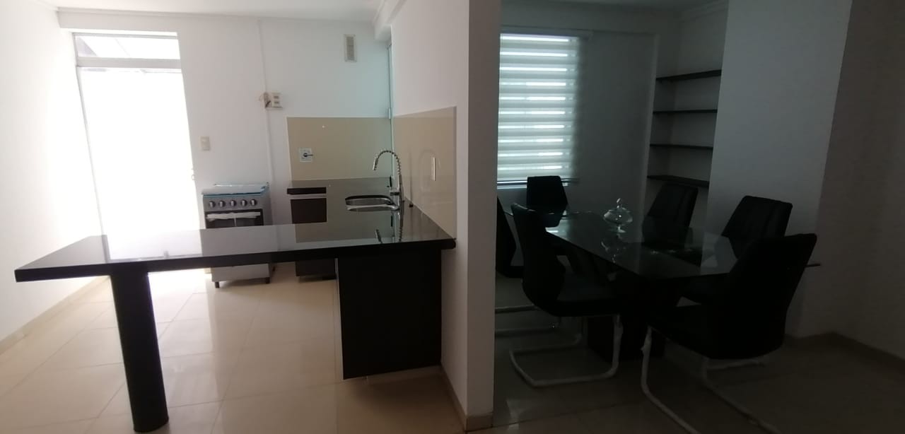 Departamento en AlquilerAvenida Velarde esquina Ana Barba Foto 11