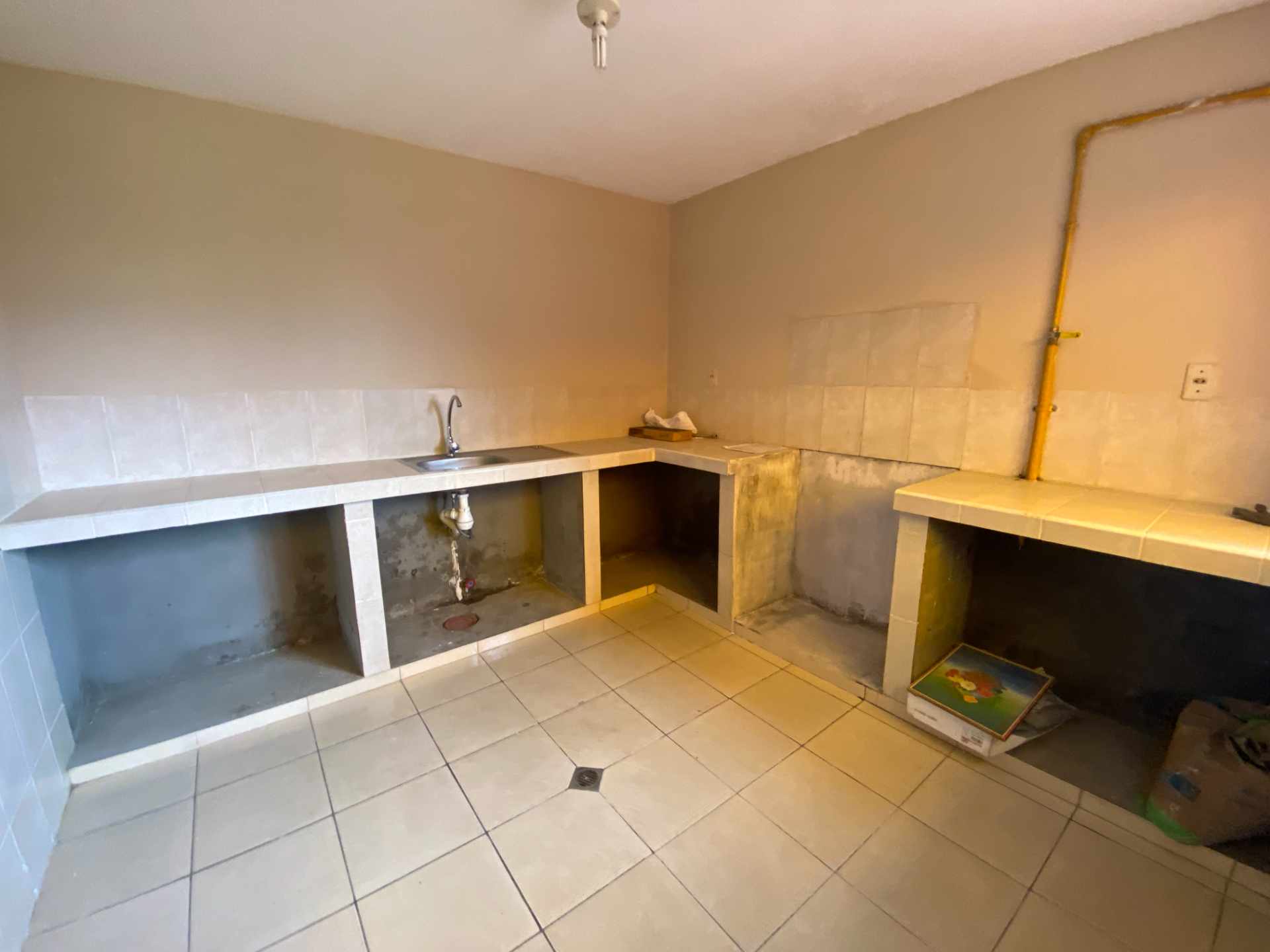 Casa en Cosmos 79 en El Alto 5 dormitorios 2 baños 2 parqueos Foto 5