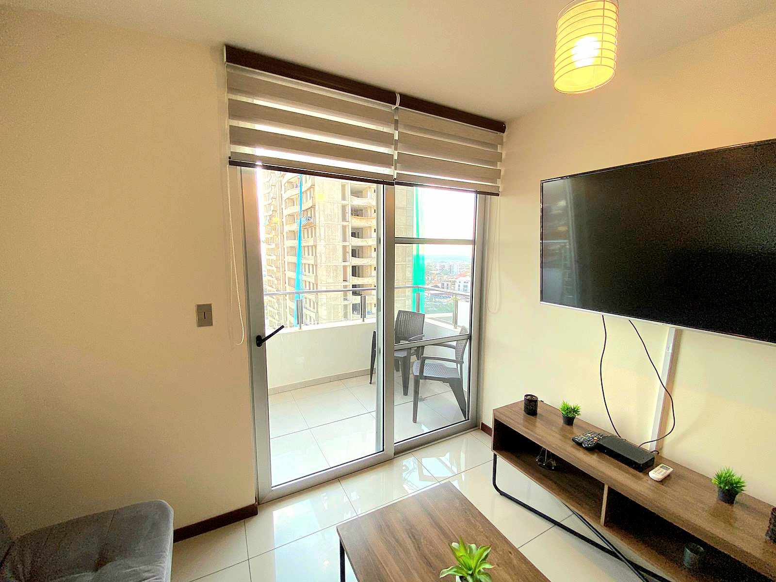 Departamento en Entre 2do y 3er anillo Norte en Santa Cruz de la Sierra 1 dormitorios 1 baños 1 parqueos Foto 3