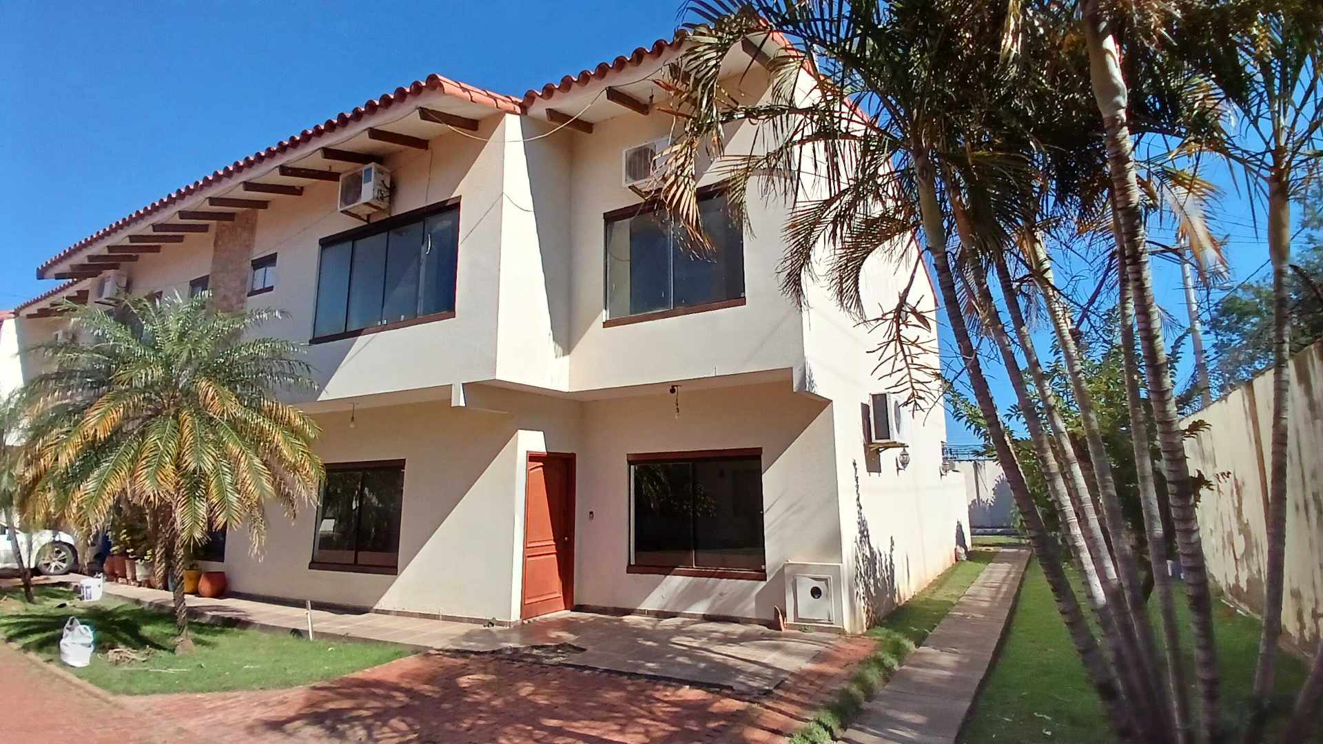 Casa en Alquiler📍 Ubicación: Zona Norte – 4º Anillo, Hamacas 3 dormitorios 3 baños 2 parqueos Foto 1