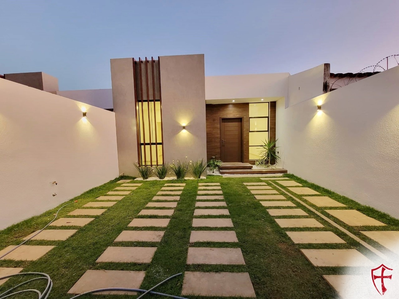 Casa Av banzer y canal pedro velez 7mo anillo Foto 4