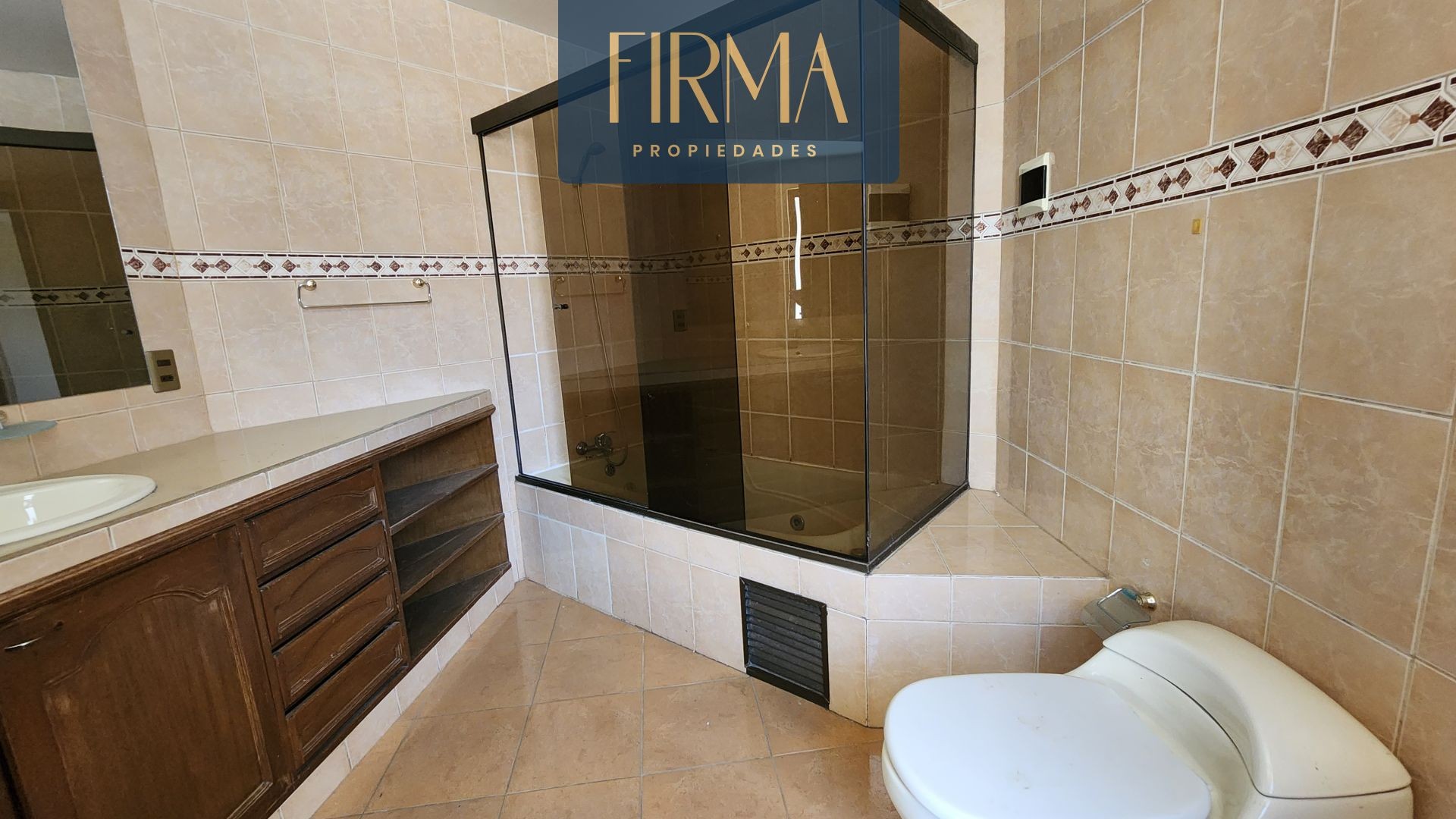 Casa ALQUILA ESTA CASA EN ACHUMANI, CALLE 29 Foto 6