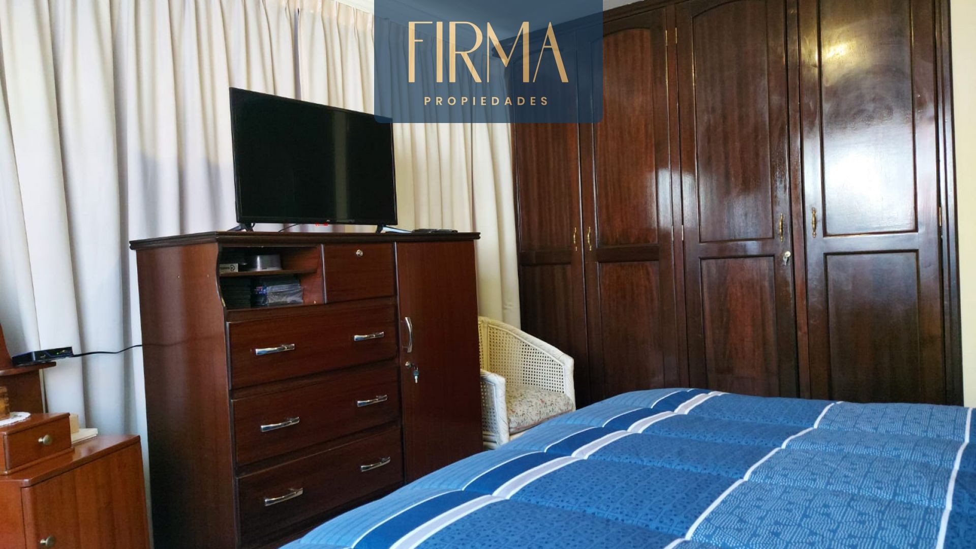 Departamento en Cota Cota en La Paz 4 dormitorios 3 baños 1 parqueos Foto 9