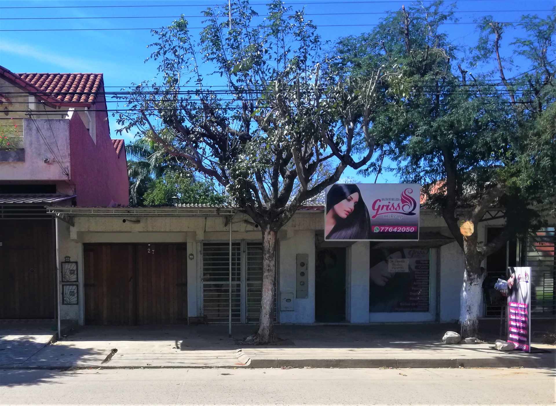 Casa URBANIZACION ESPAÑA
Av. Miguel de Cervantes Nº 27 
6to. Anillo  ZONA SUR   Foto 1