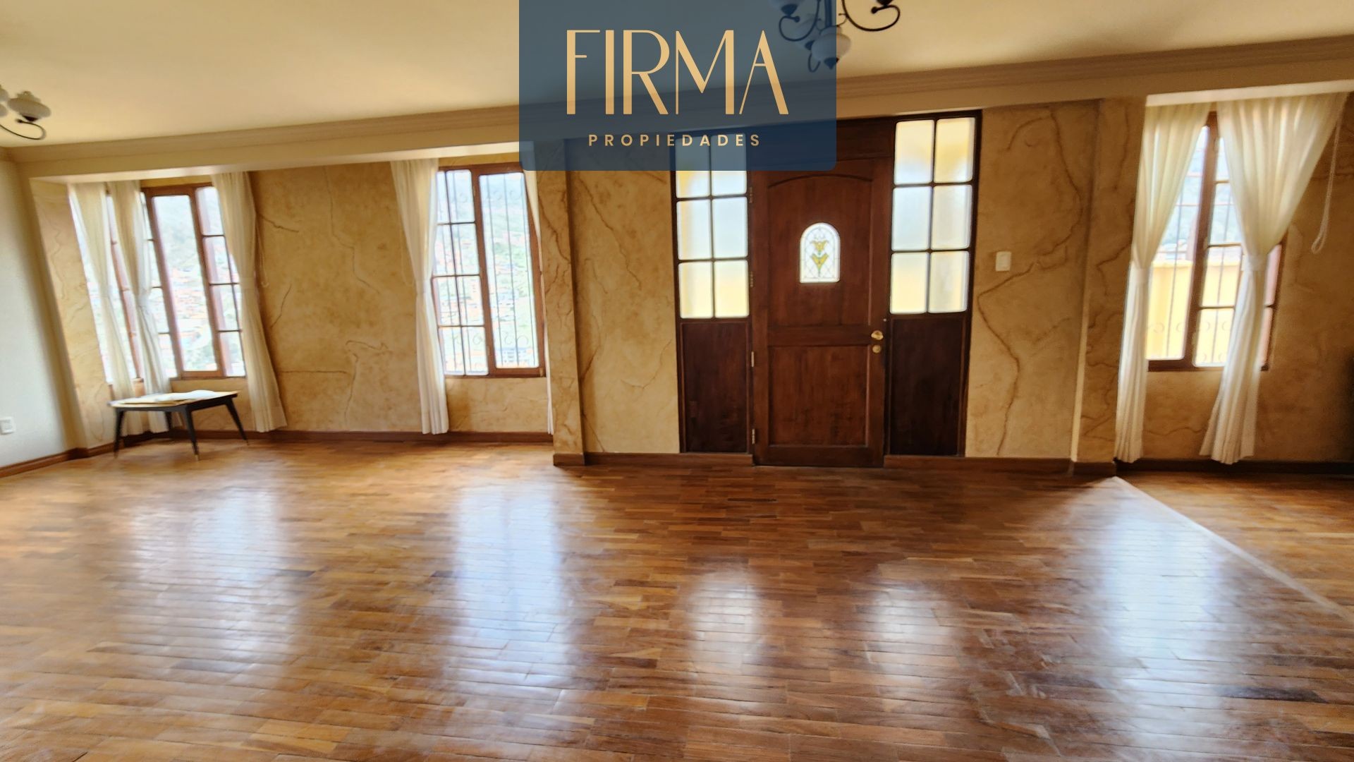 Casa en Irpavi en La Paz 5 dormitorios 4 baños 4 parqueos Foto 22