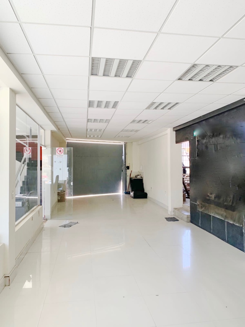 Edificio en AlquilerEDIFICIO EN ALQUILER , INICIOS DE COTA COTA Foto 11