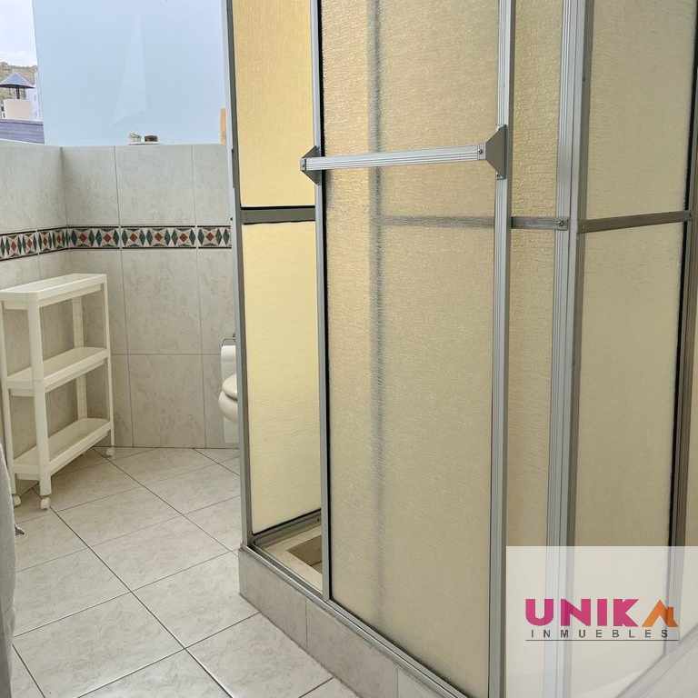 Casa en Venta🏡 HERMOSA CASA AMPLIA Y LLENA DE SOL EN VENTA, EN EL LUGAR MAS CÉNTRICO DE ACHUMANI 4 dormitorios 5 baños 4 parqueos Foto 15