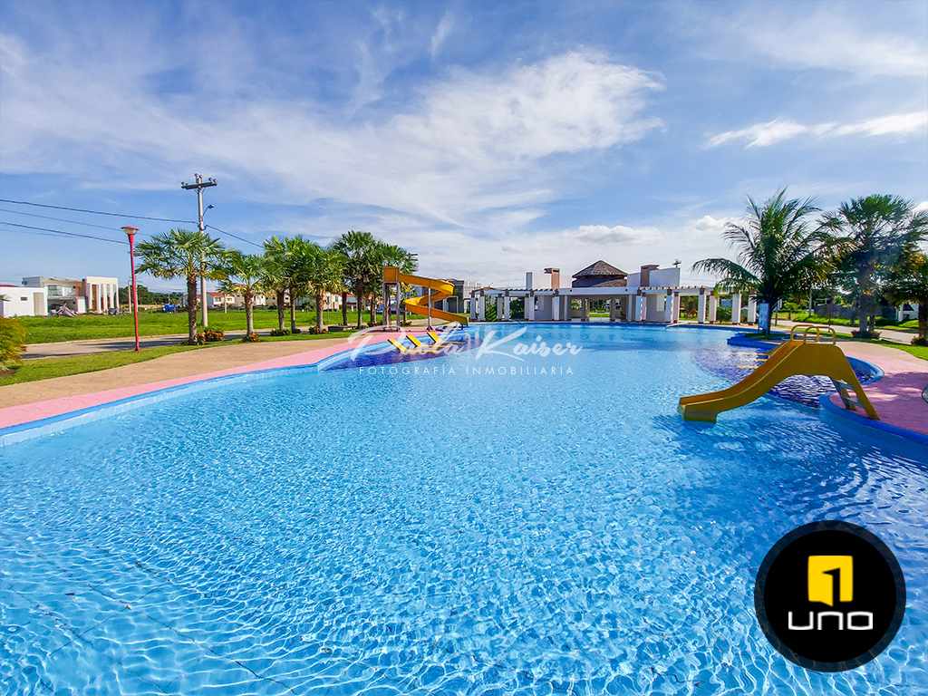 Casa en Urubó en Santa Cruz de la Sierra 4 dormitorios 4 baños 8 parqueos Foto 7