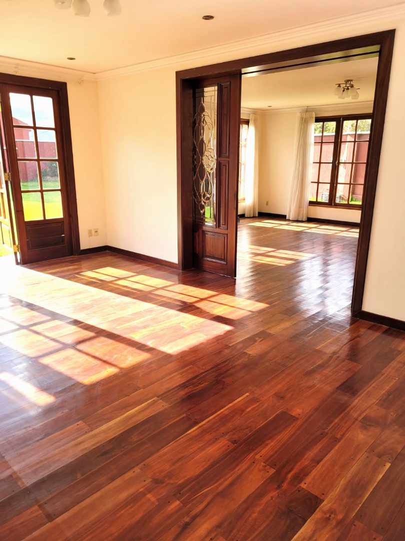 Casa en AlquilerAUQUISAMAÑA - ZONA SUR DE LA PAZ 4 dormitorios 5 baños 3 parqueos Foto 5