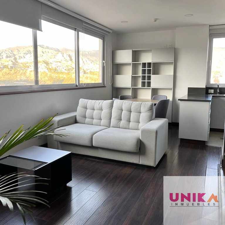 Departamento en Alquiler🏢 LUJOSO DEPARTAMENTO CON TODAS LAS COMODIDADES EQUIPADO Y AMOBLADO Y HERMOSAS VISTAS EN ALQUILER, CALACOTO. Foto 2