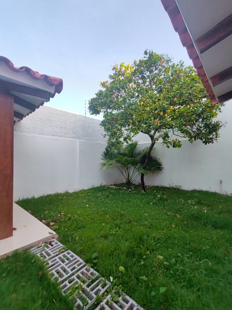 Casa en VentaZONA OESTE
AV. Piraí y Rad. 17½
Casa Independiente  3 dormitorios 3 baños 2 parqueos Foto 5