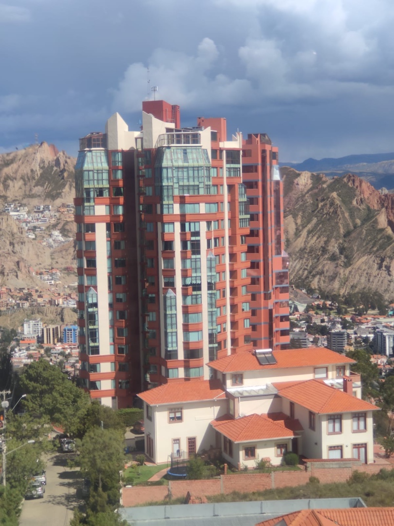 Departamento en San Alberto en La Paz 3 dormitorios 3 baños 1 parqueos Foto 1