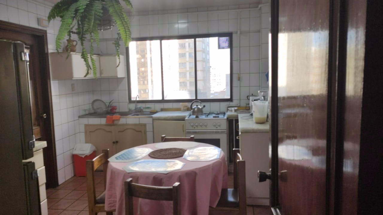 Departamento en Sopocachi en La Paz 4 dormitorios 4 baños  Foto 3