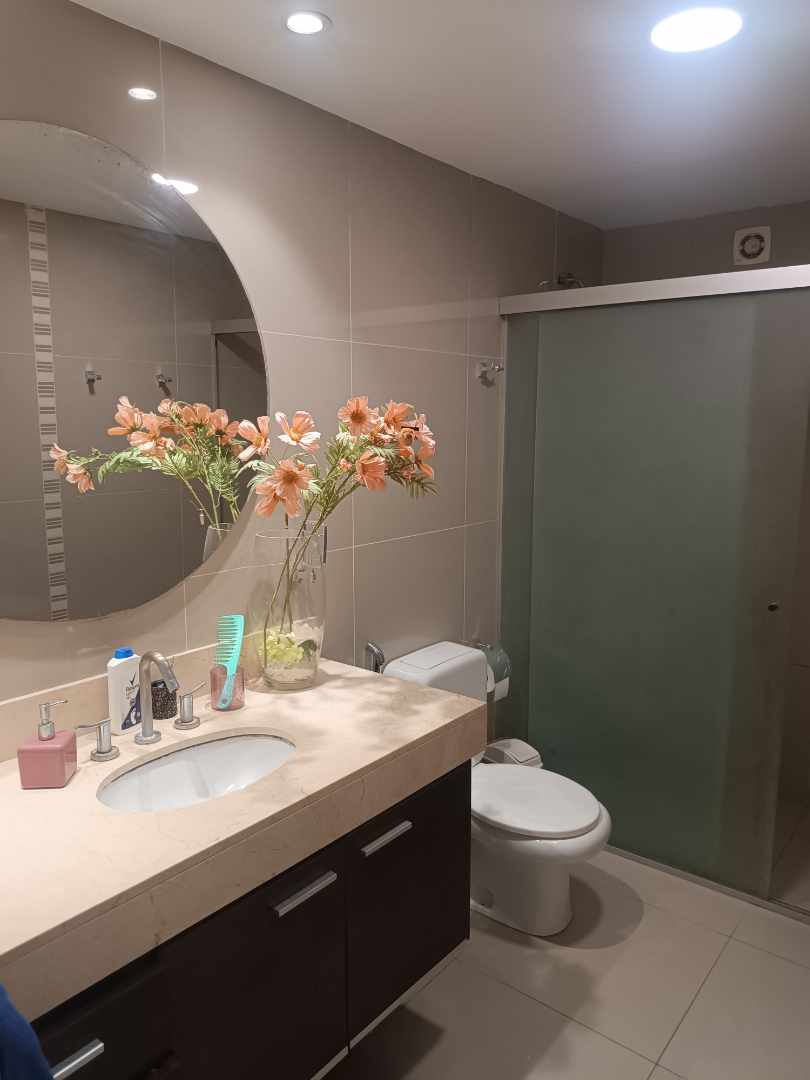 Departamento en Entre 4to y 5to anillo Oeste en Santa Cruz de la Sierra 3 dormitorios 3 baños 2 parqueos Foto 14