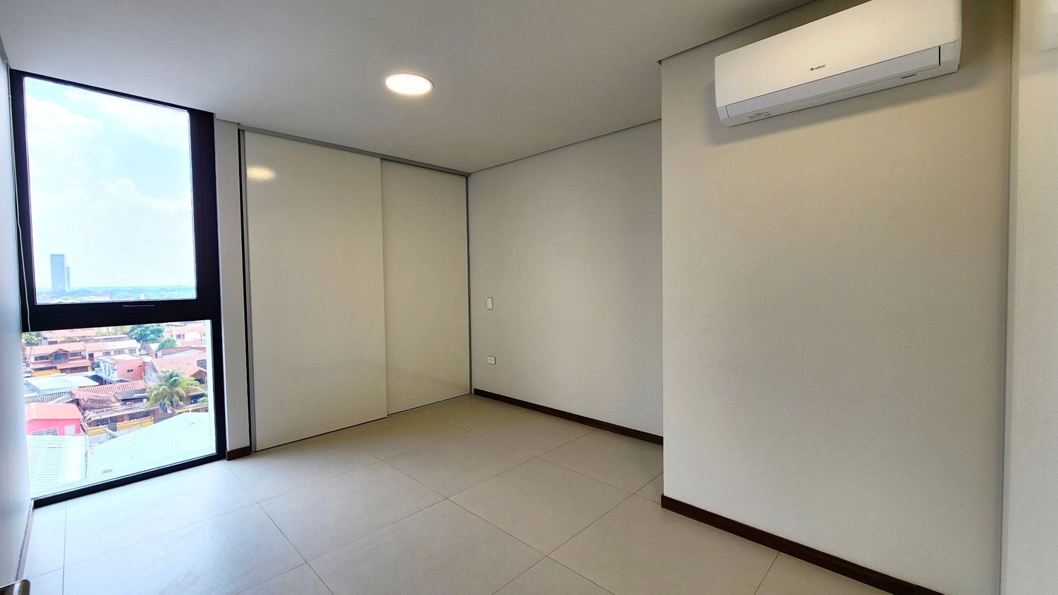 Departamento en AlquilerEN LA MEJOR ZONA DE SANTA CRUZ, AL LADO DE EQUIPETROL NORTE, DEPARTAMENTO 
EN ALQUILER EIFICIO VERTICAL 60 Foto 15