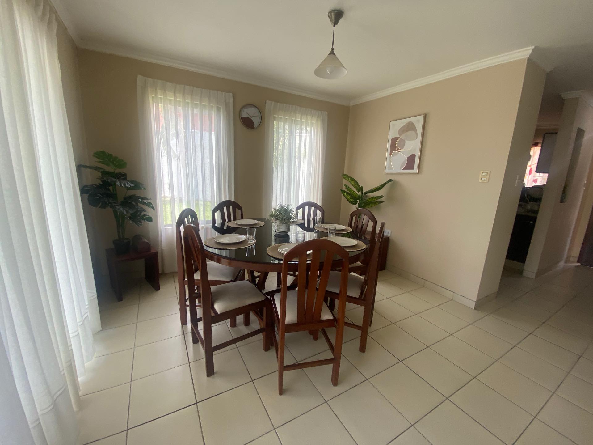 Casa en Entre 8vo y 9no anillo Norte en Santa Cruz de la Sierra 4 dormitorios 4 baños 2 parqueos Foto 21