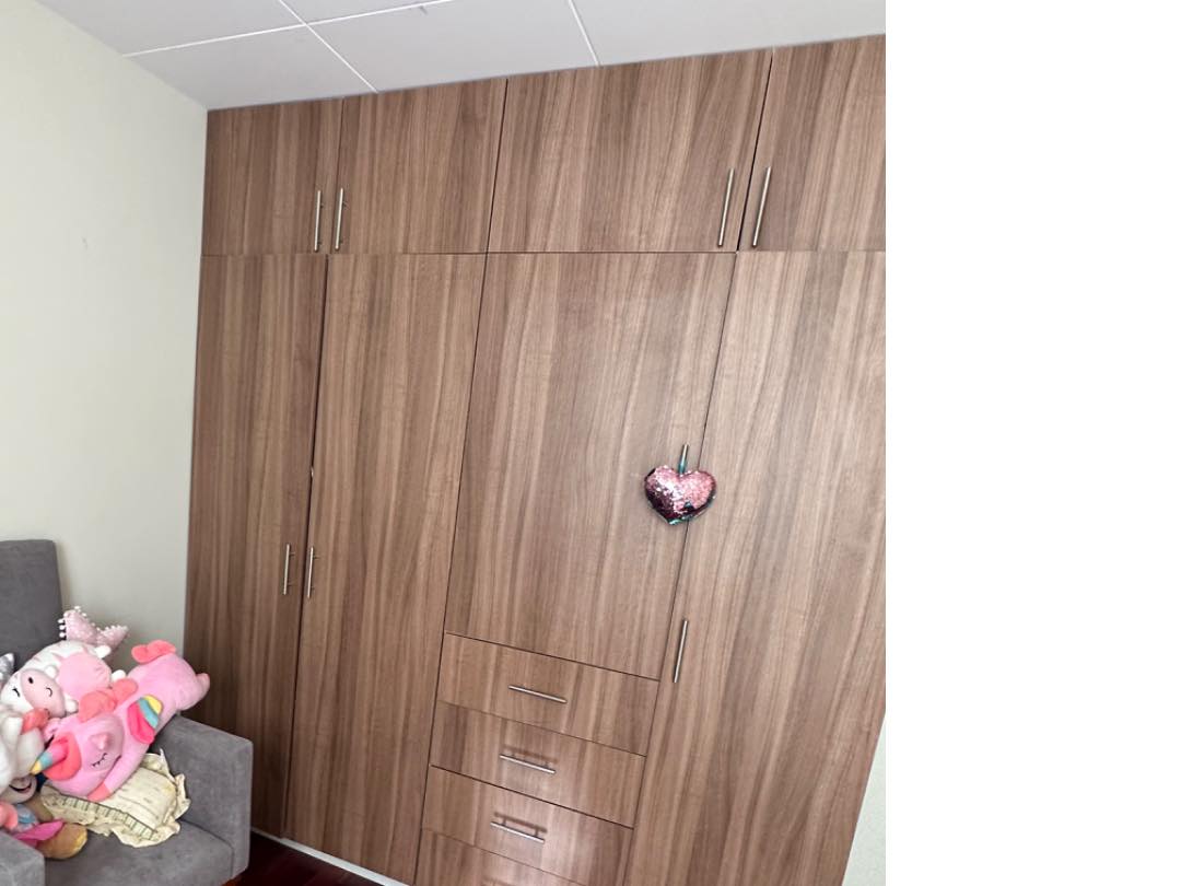 Departamento en VentaDEPARTAMENTO EN VENTA!! Obrajes avenida costanera a una cuadra del cementerio jardín  2 dormitorios 2 baños 1 parqueos Foto 19