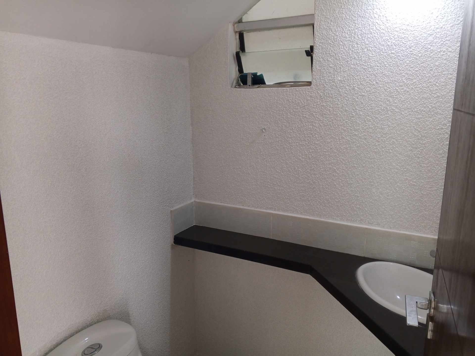 Casa [CONDOMINIO JERUSALEN| 4TO. Y 5TO. ANILLO ZONA NORTE ENTRE RADIAL 26 Y 27 CERCA DE MALL LAS BRISAS] ALQUILER SIN MUEBLES CASA DE 2 PLANTAS, DE 3 DORMITORIOS PET FRIENDLY, CON DEPENDENCIAS Y PARQUEO TECHADO Foto 3