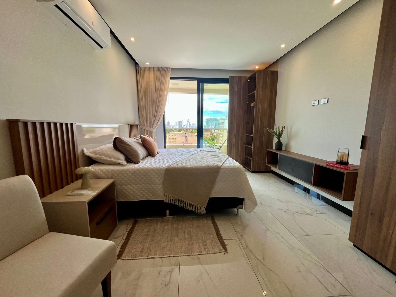 Departamento en Equipetrol en Santa Cruz de la Sierra 1 dormitorios 1 baños 1 parqueos Foto 1