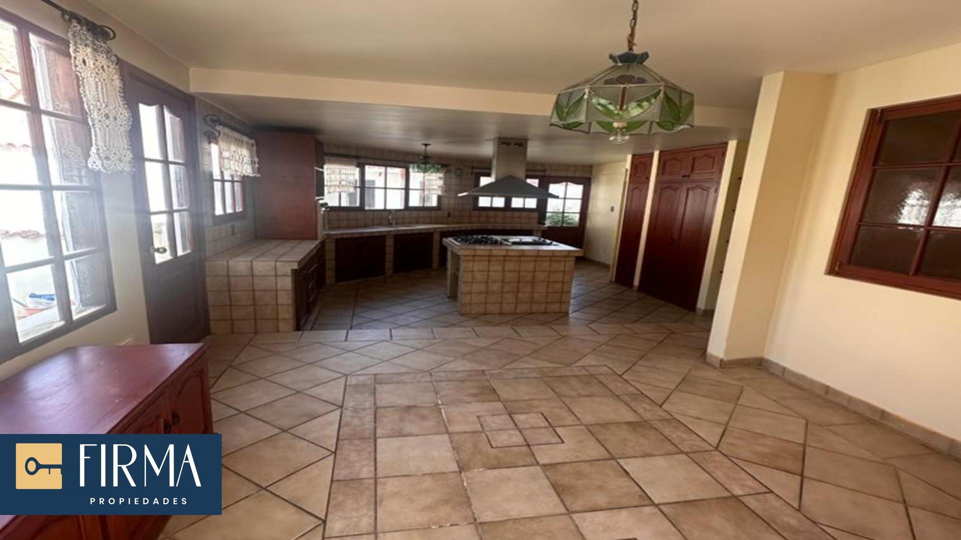 Casa en AlquilerCASA EN ALQUILER EN ACHUMANI - LA BARQUETA 3 dormitorios 6 baños 2 parqueos Foto 3