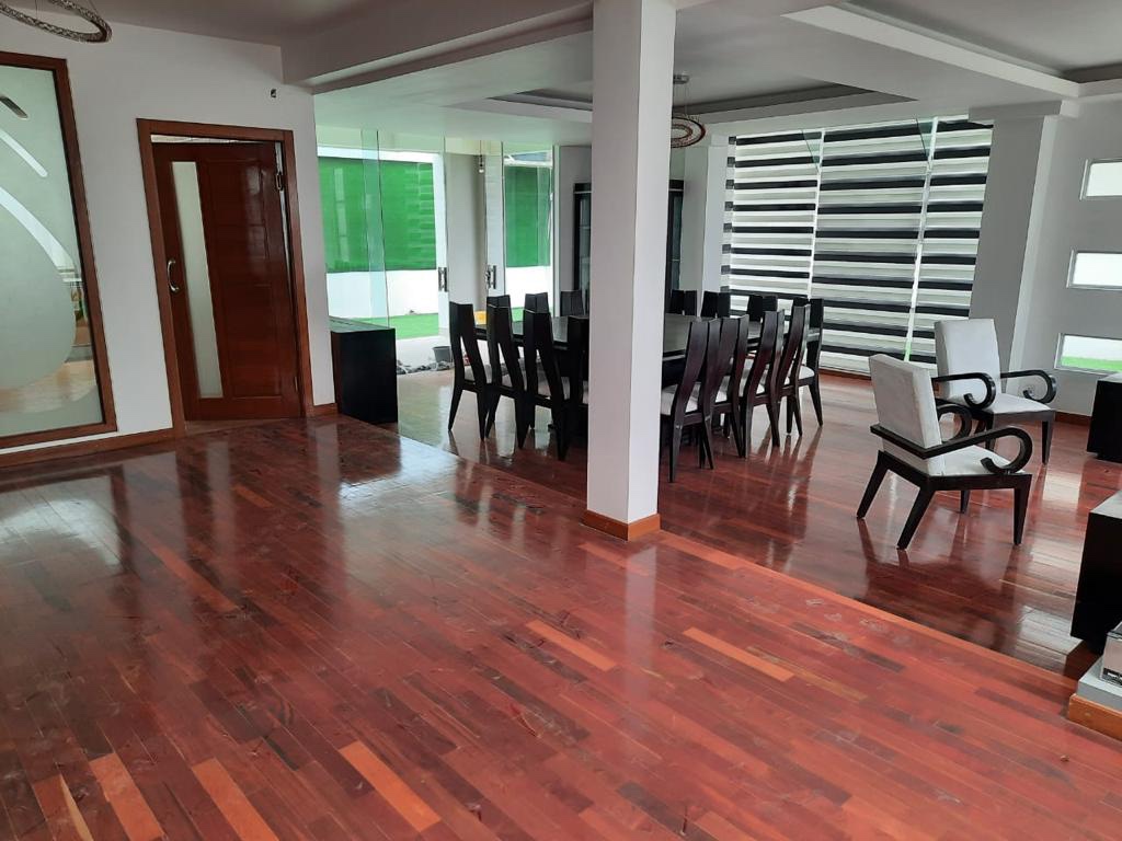 Casa en El Pedregal en La Paz 4 dormitorios 4 baños  Foto 1