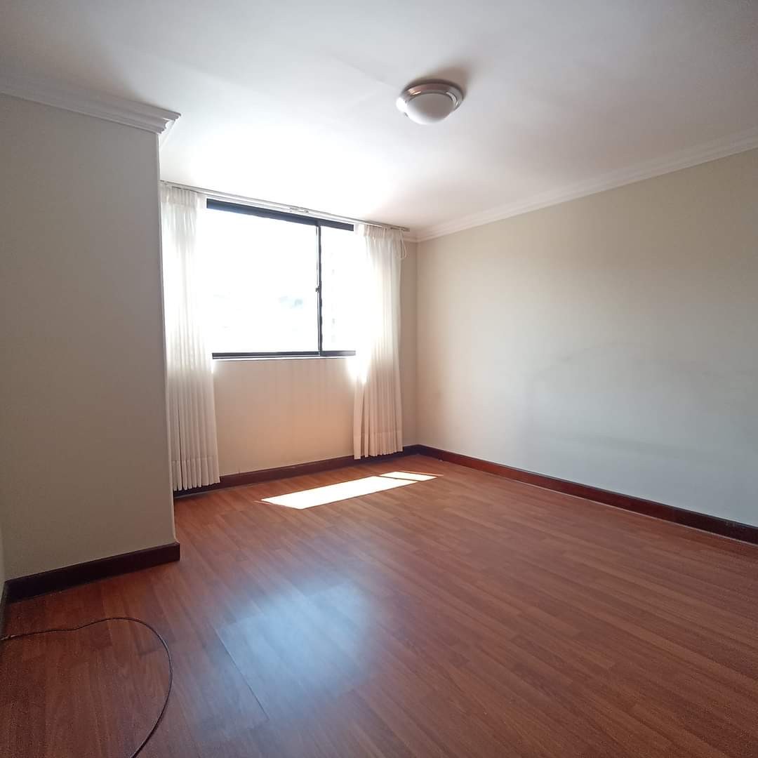 Departamento en Obrajes en La Paz 3 dormitorios 4 baños 1 parqueos Foto 28