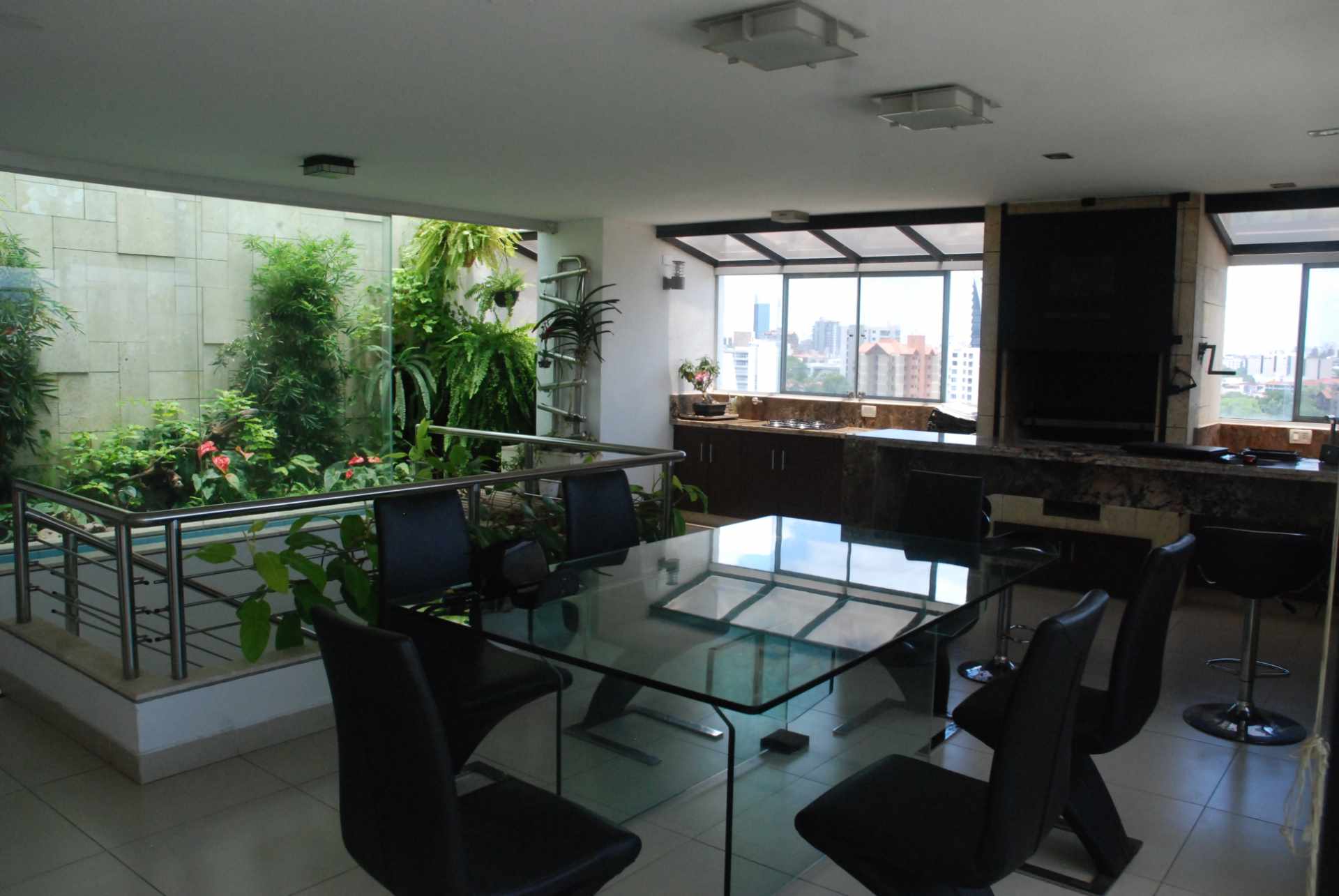 Departamento en Venta Hermoso Penthouse de 350m2 en Equipetrol 2do anillo Foto 16