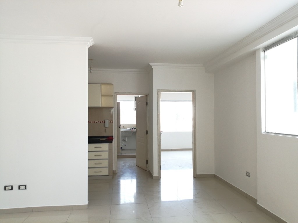 Departamento en AlquilerAV. ALEMANA C/ LAS BARRERAS entre 3er y 4º anillo Foto 4