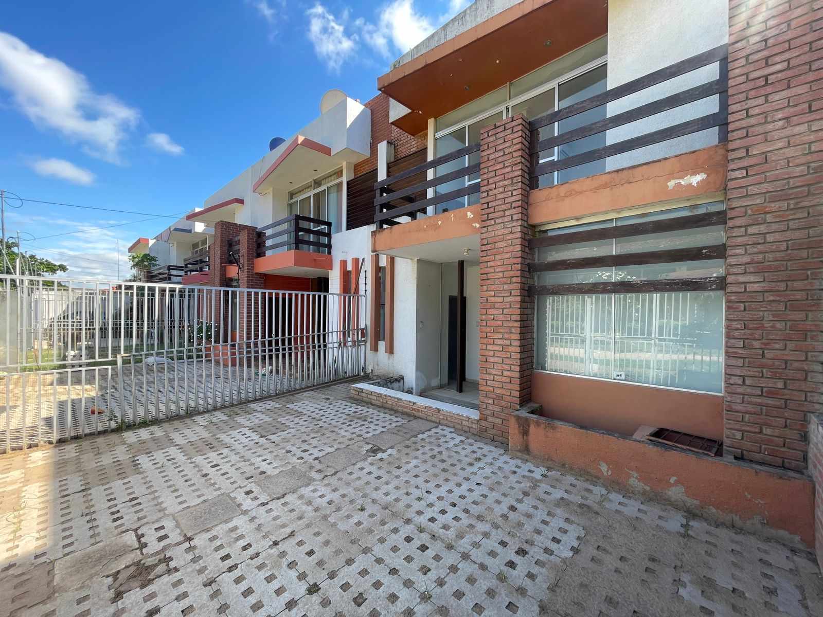 Casa en Doble vía La Guardia en Santa Cruz de la Sierra 3 dormitorios 2 baños 2 parqueos Foto 1