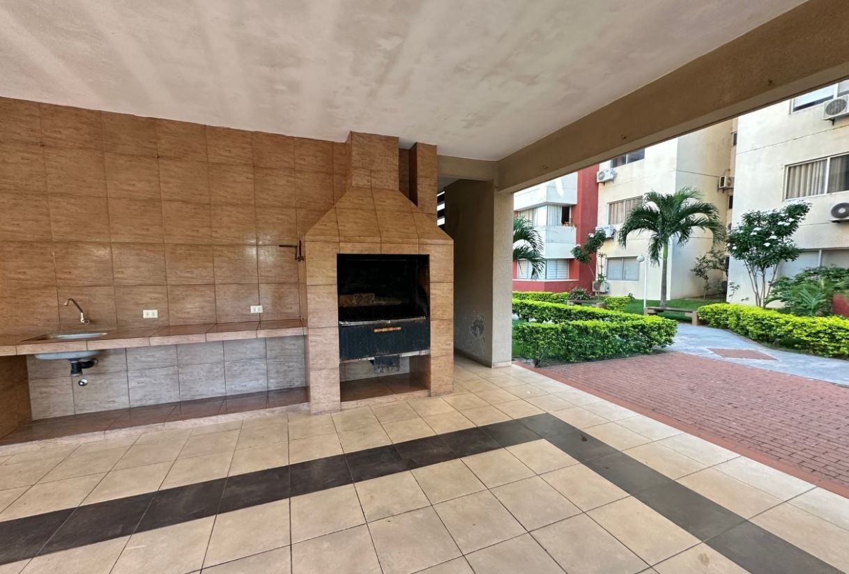 Departamento en VentaPrecio de Ocasión: En Venta Amplio y Hermoso Depto de 134 m2 Equipado con Garaje Incluido 4 dormitorios 4 baños 1 parqueos Foto 6