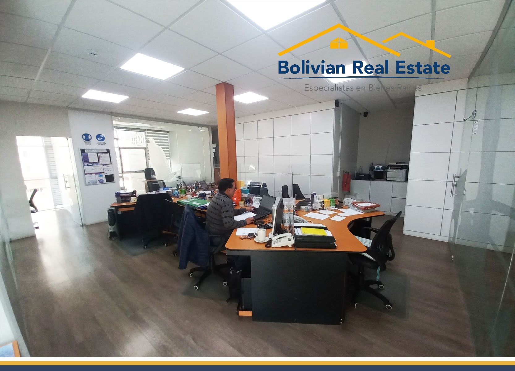 Oficina en AlquilerCALACOTO EN EXCELENTE UBICACIÓN, OFICINA EN VENTA 1 dormitorios 3 baños 2 parqueos Foto 2