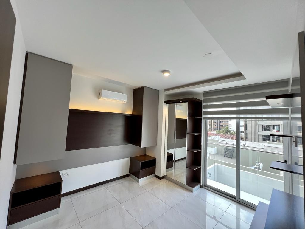 Departamento Edif. Zenit, Av. San Martín y Av. Noel Kempff Mercado Foto 2