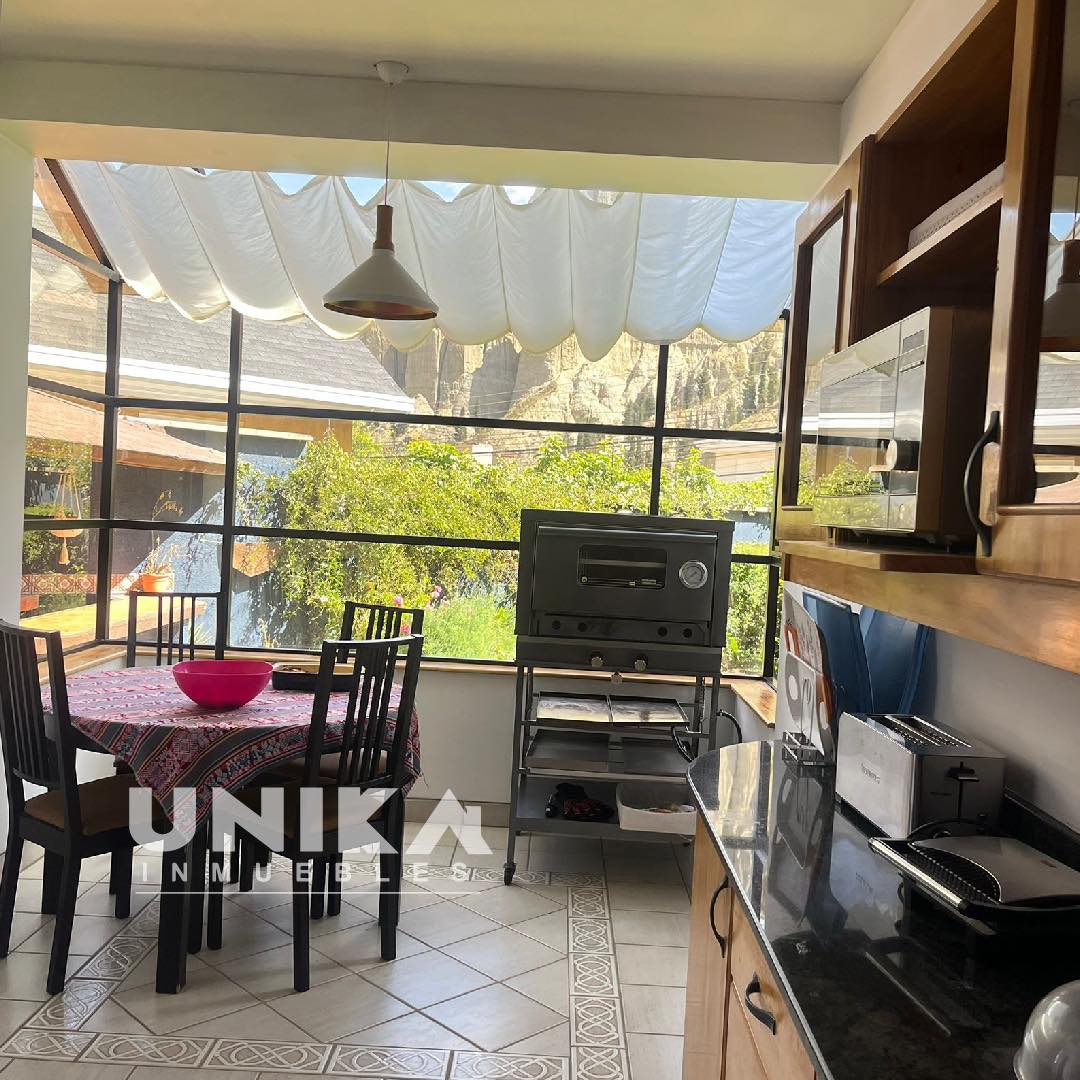 Casa en Alquiler☀️🏡 LINDA Y SOLEADA CASA EN ALQUILER EN ACHUMANI 4 dormitorios 5 baños 3 parqueos Foto 9