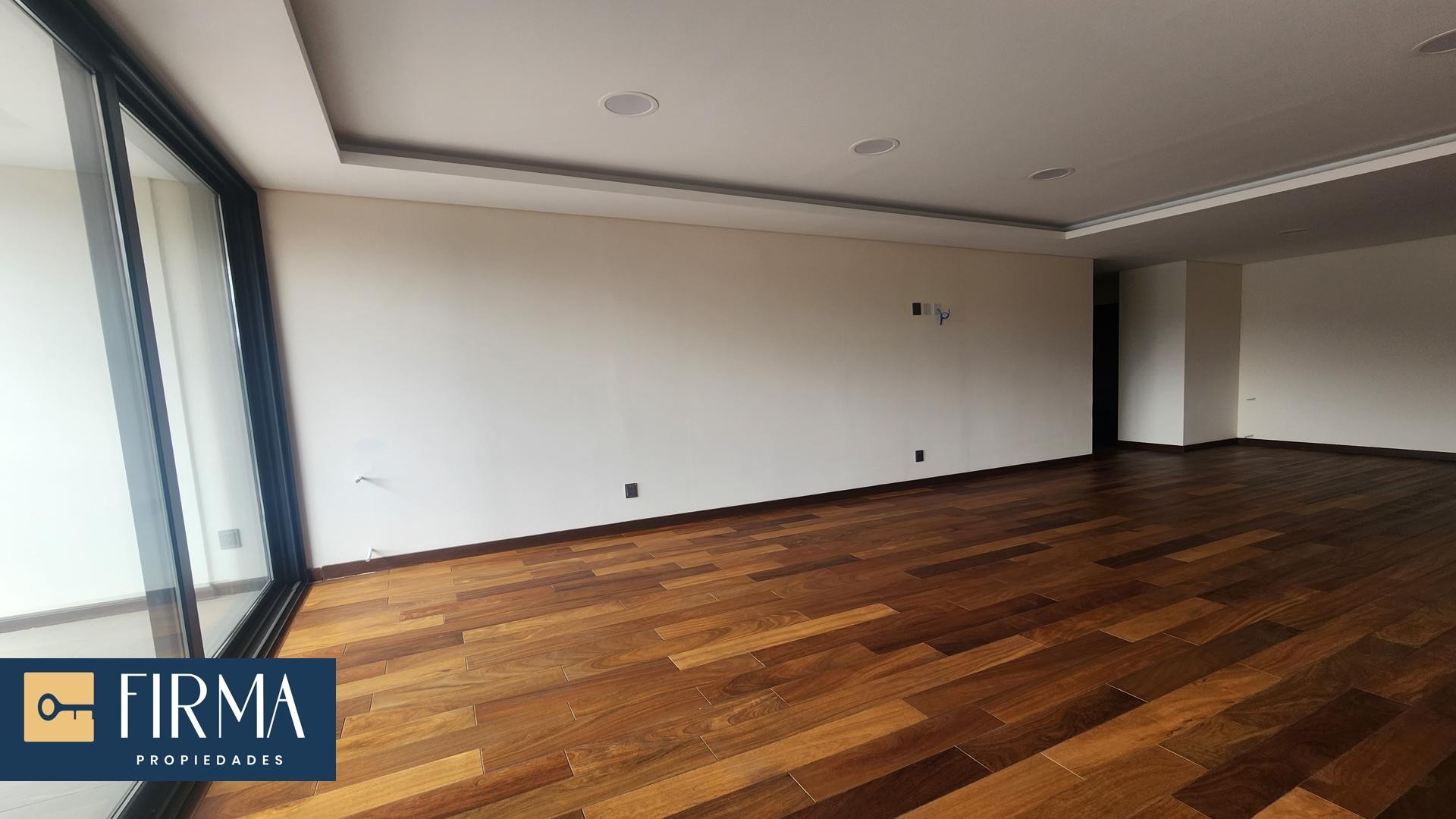 Departamento en VentaDEPARTAMENTO DE LUJO CON BALCONES EN OBRAJES 3 dormitorios 4 baños 1 parqueos Foto 5