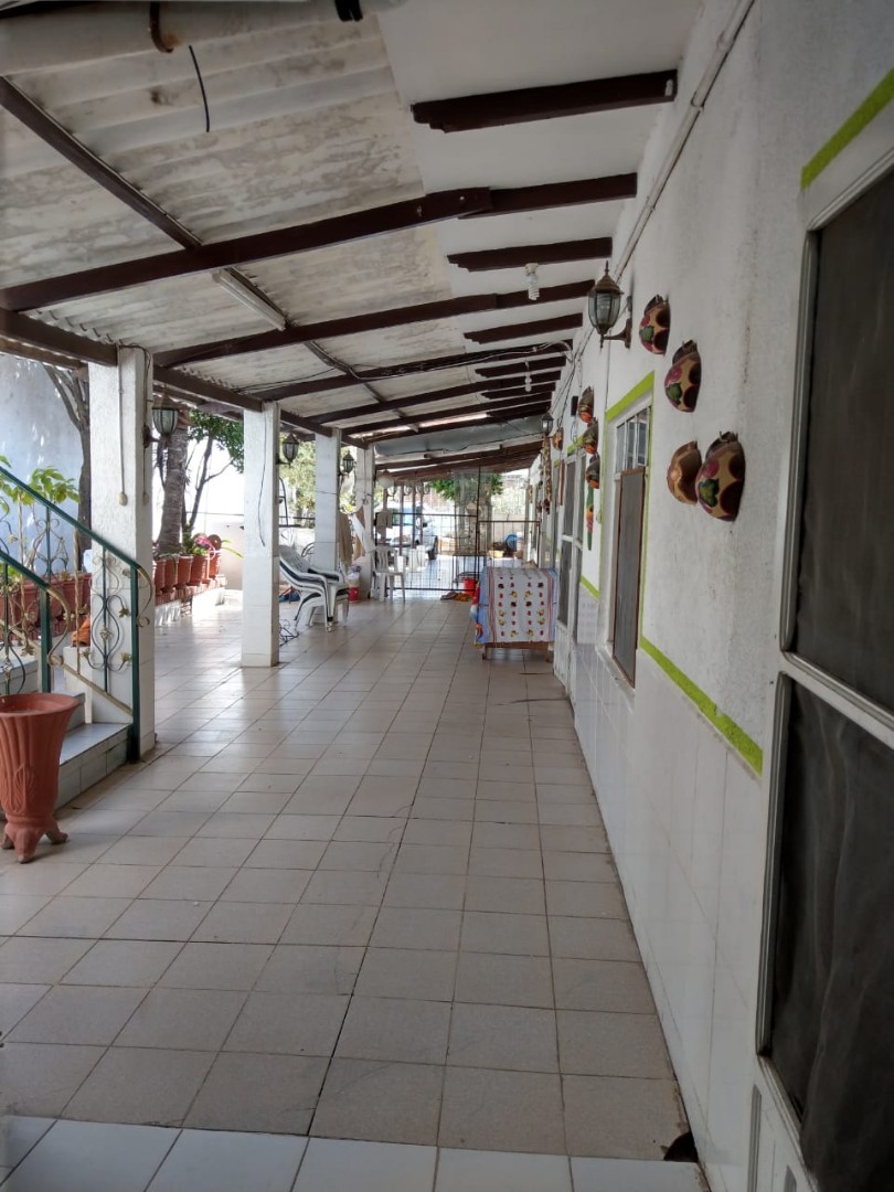 Casa en VentaBarrio Nueva Esperanza
Entre Av. 2 de agosto y Cambodromo  8 dormitorios 3 baños 2 parqueos Foto 7