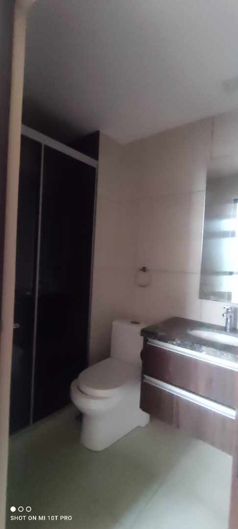 Departamento en AlquilerZona Oeste, 4to anilo Roque Coronado, Amplio departmento de 2 Dor/con parqueo bajo techo y Balcon ( el precio incluye expenses) 2 dormitorios 2 baños 1 parqueos Foto 15