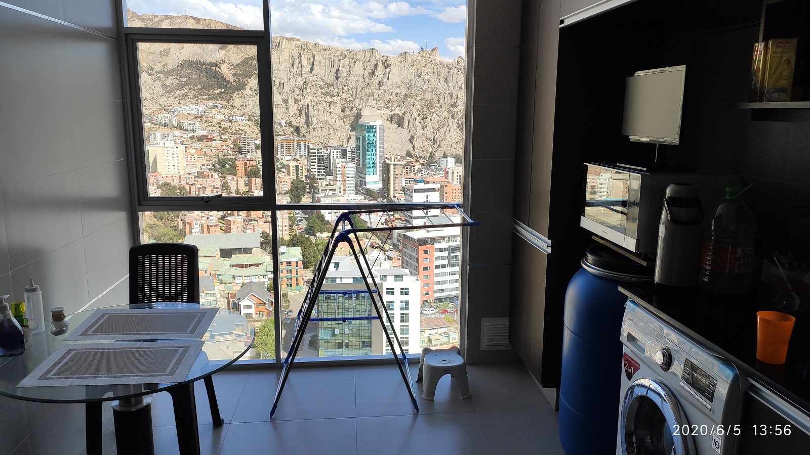 En Alquiler a $us 650 Foto 3