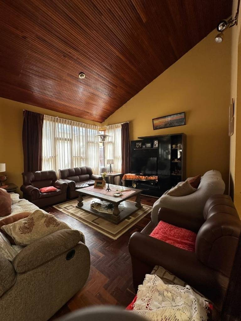 Casa en VentaACHUMANI, CALLE 35 4 dormitorios 5 baños 3 parqueos Foto 11