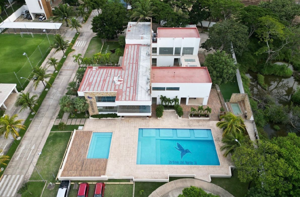 Casa en AlquilerZona Norte, 8vo. Anillo, Cond. Jardines del Norte IV 3 dormitorios 3 baños 4 parqueos Foto 22