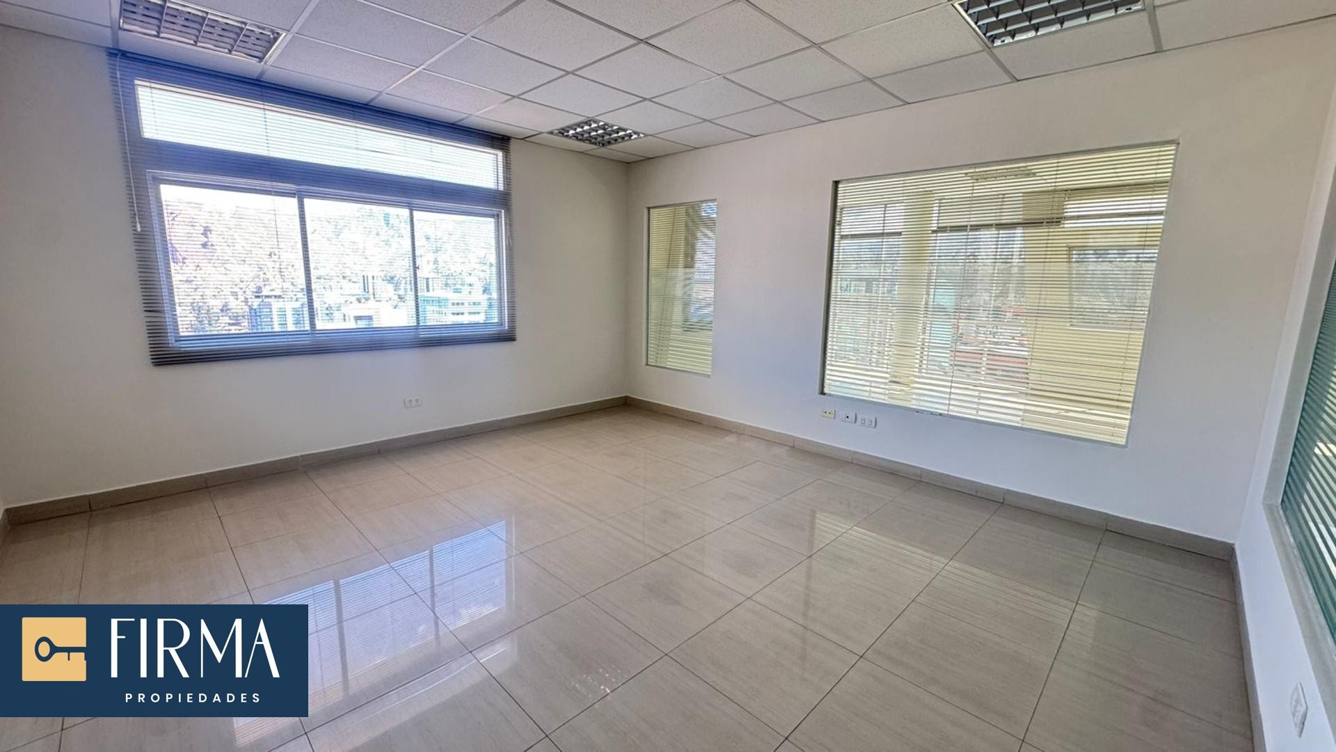 Oficina en AlquilerOFICINA EN ALQUILER, CALACOTO 3 dormitorios 5 baños 1 parqueos Foto 8