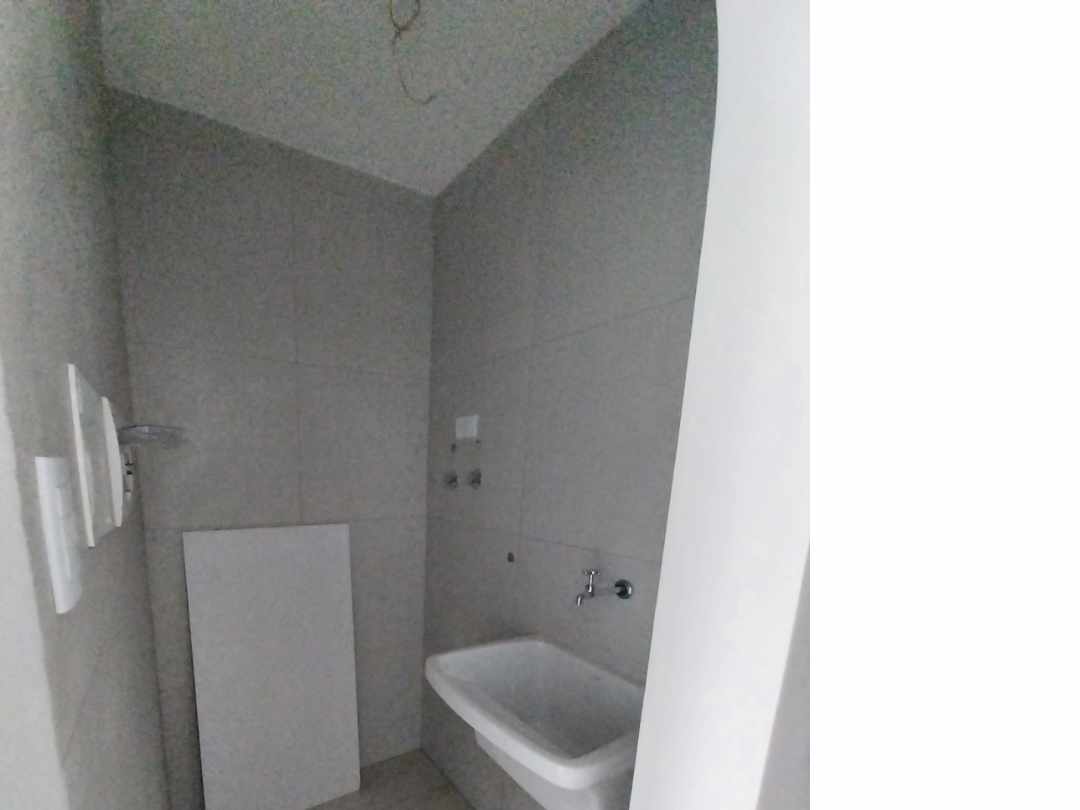 Oficina Av. Banzer entre 2dony 3er anillo Foto 9