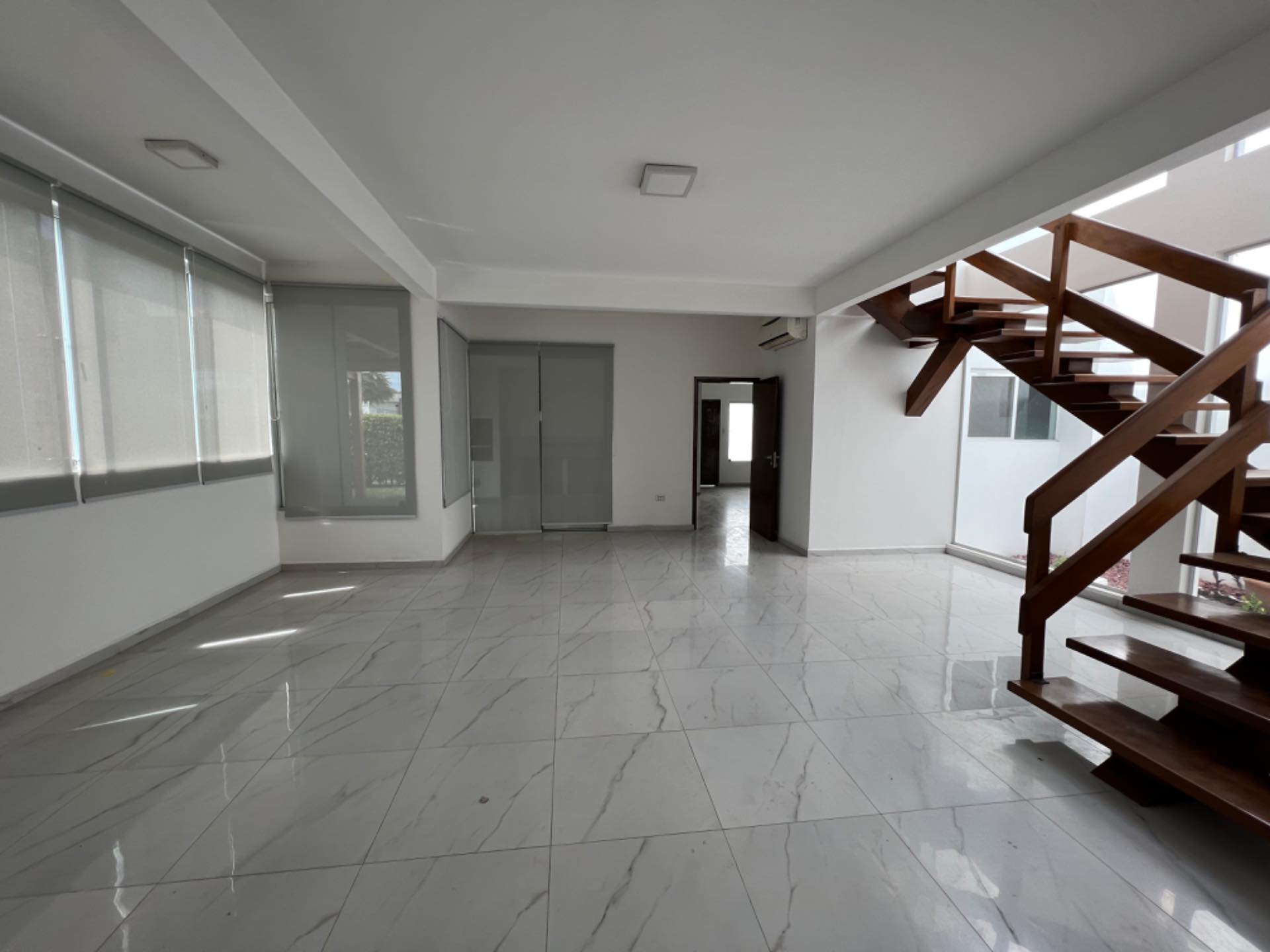 Casa en AlquilerCONDOMINIO LOS PARQUES DEL URUBO I 4 dormitorios 5 baños 3 parqueos Foto 13