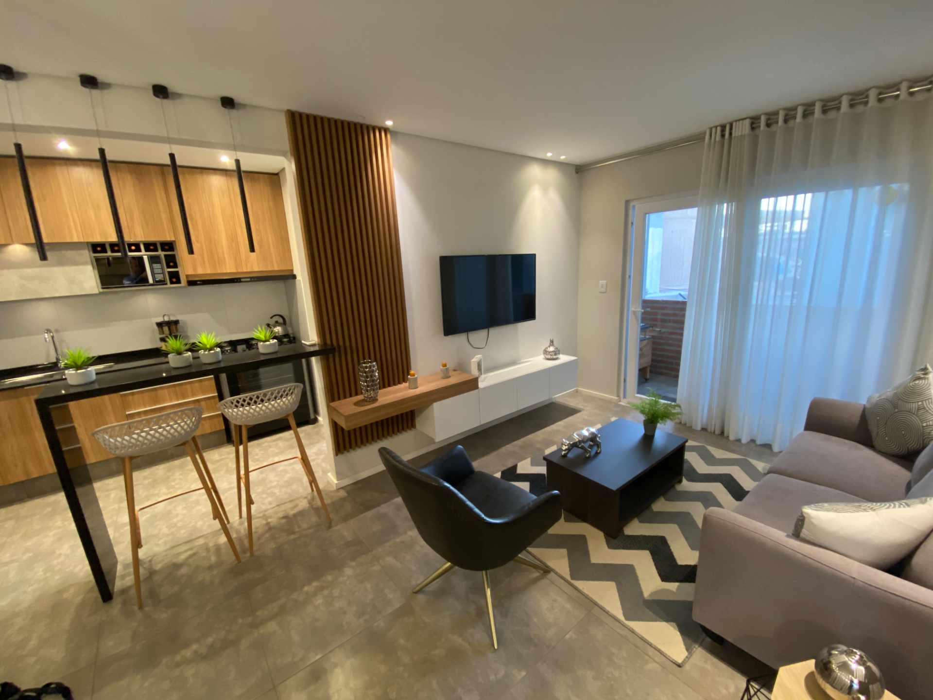 Departamento en AlquilerEdificio Triii. Av. Canal Pedro Velez entre 7mo y 8vo anillo.  3 dormitorios 2 baños 1 parqueos Foto 9